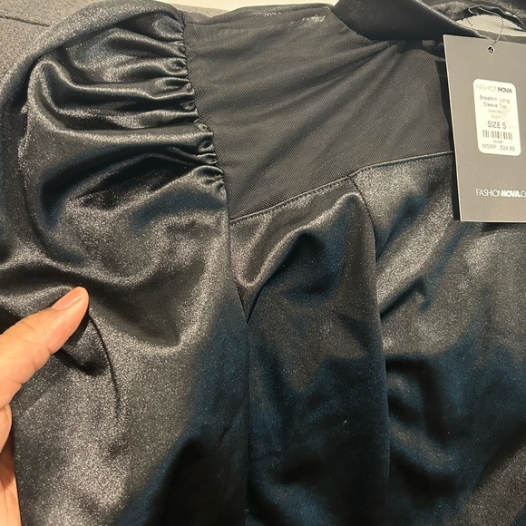 Fashion Nova breathin long sleeve top, - Picture 4 of 6